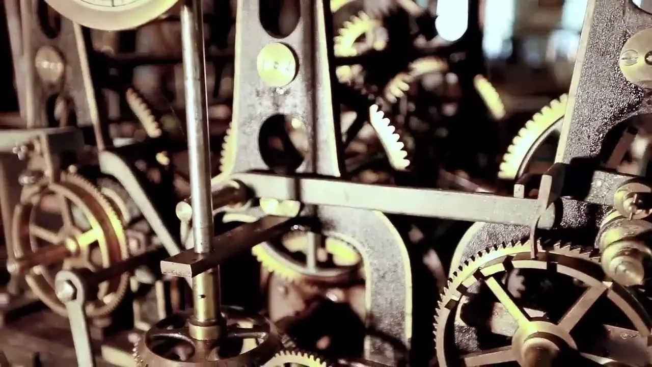 Les engrenages d'une horloge ancienne