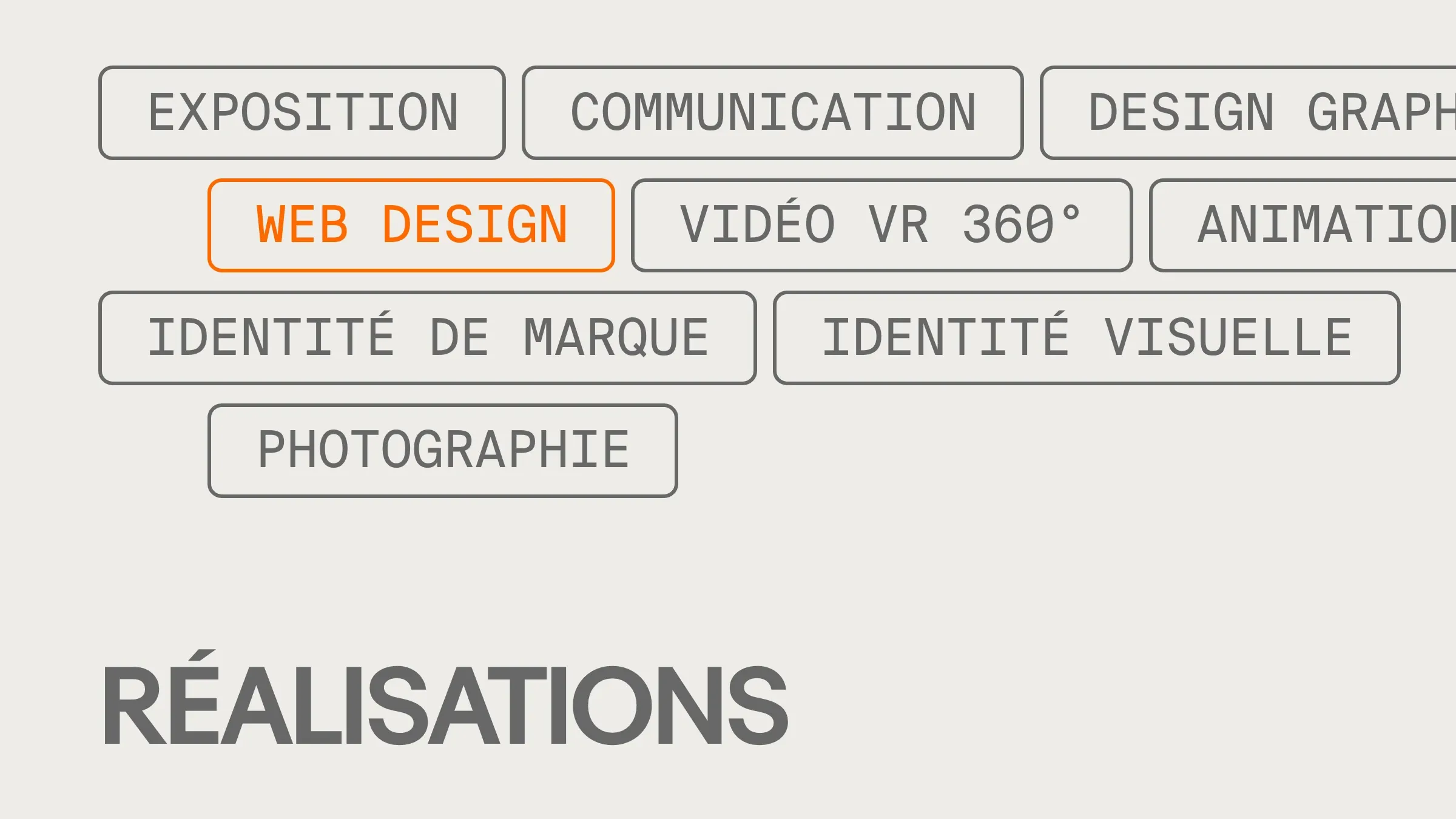 Les étiquettes des réalisations, en monospace