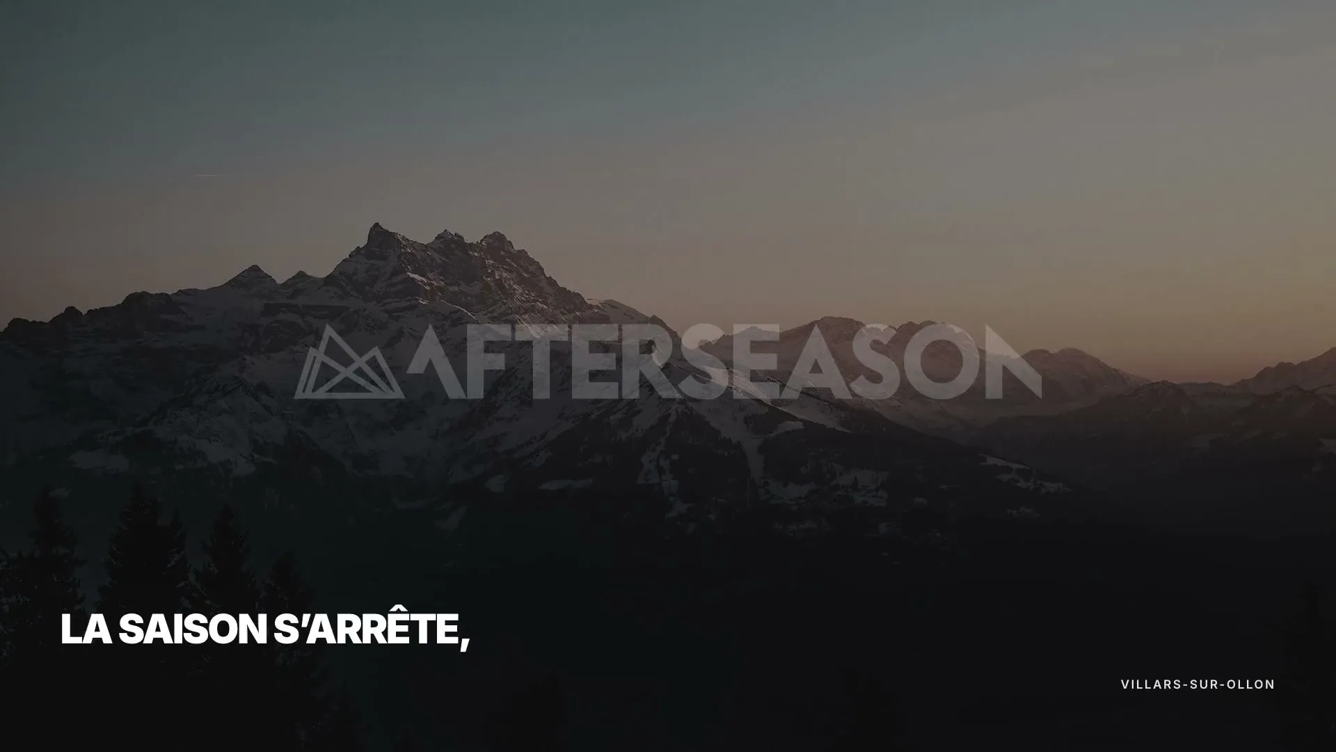 Le logo Afterseason sur la foule : « La saison s'arrête, la fête commence »